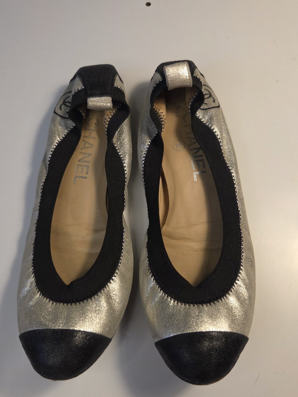 CHANEL Two Tone Metallic Silver Leather Ballet Flats with Black Cap Toe